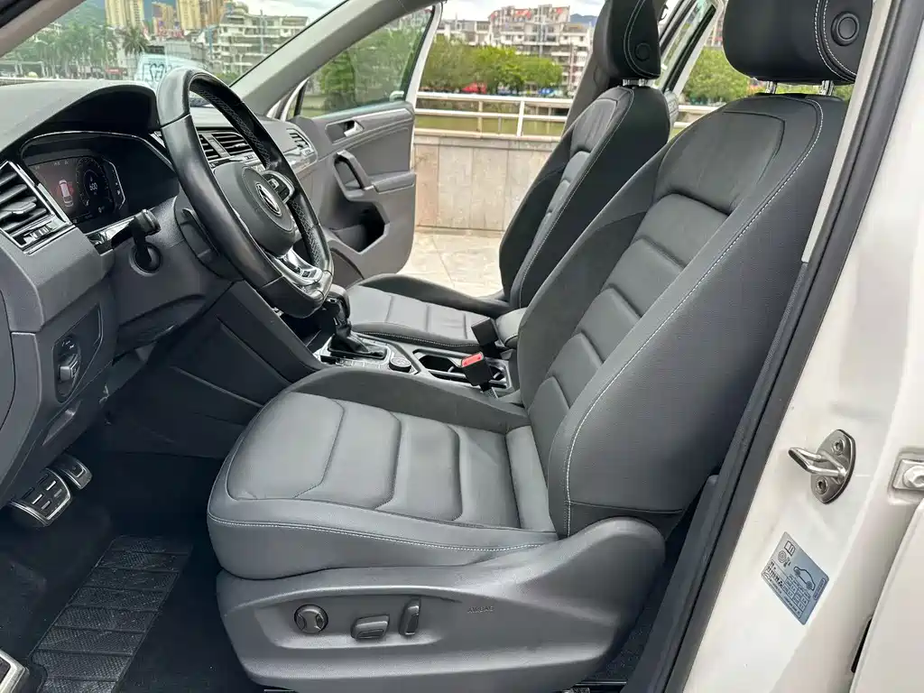 Volkswagen Tiguan L 2021