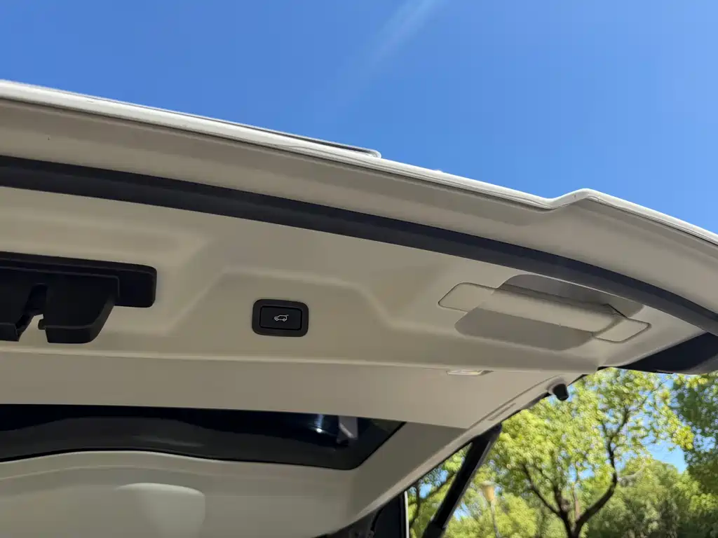 Land Rover Range Rover 2018 — фото 17
