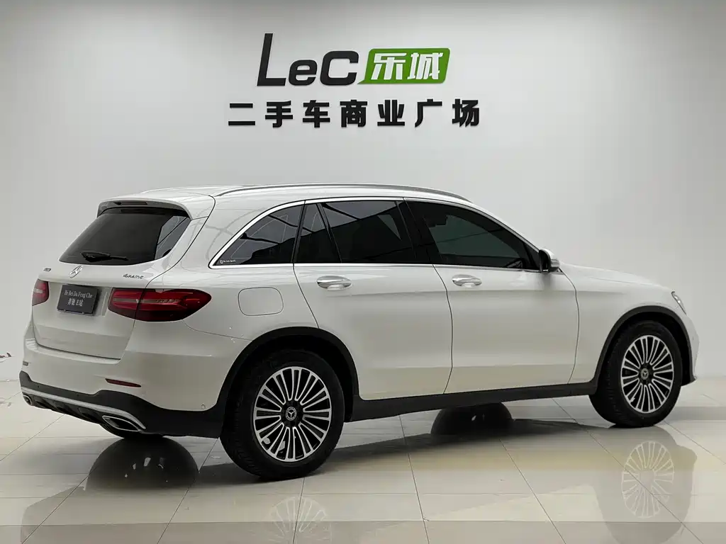 Mercedes-Benz GLC 2018 — фото 15