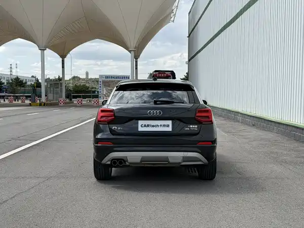 Audi Q2L 2019