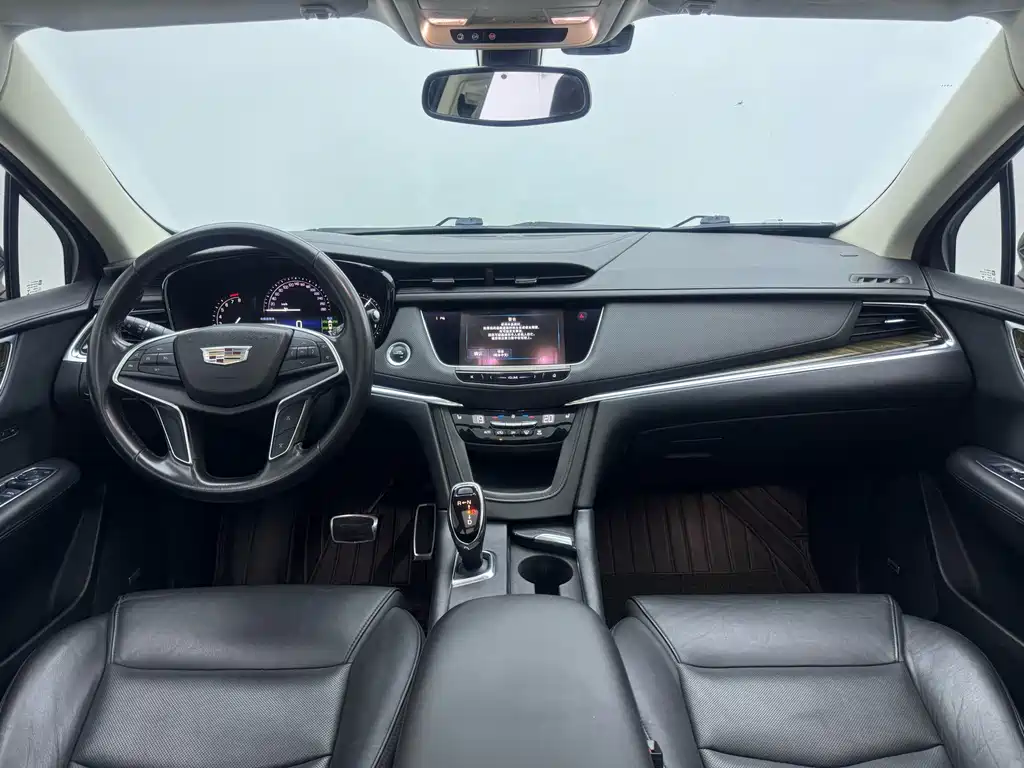 Cadillac XT5 2016 — фото 10