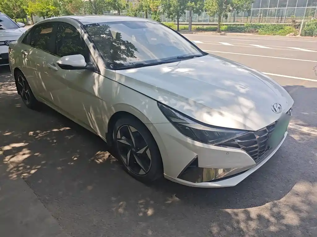 Hyundai Elantra 2023
