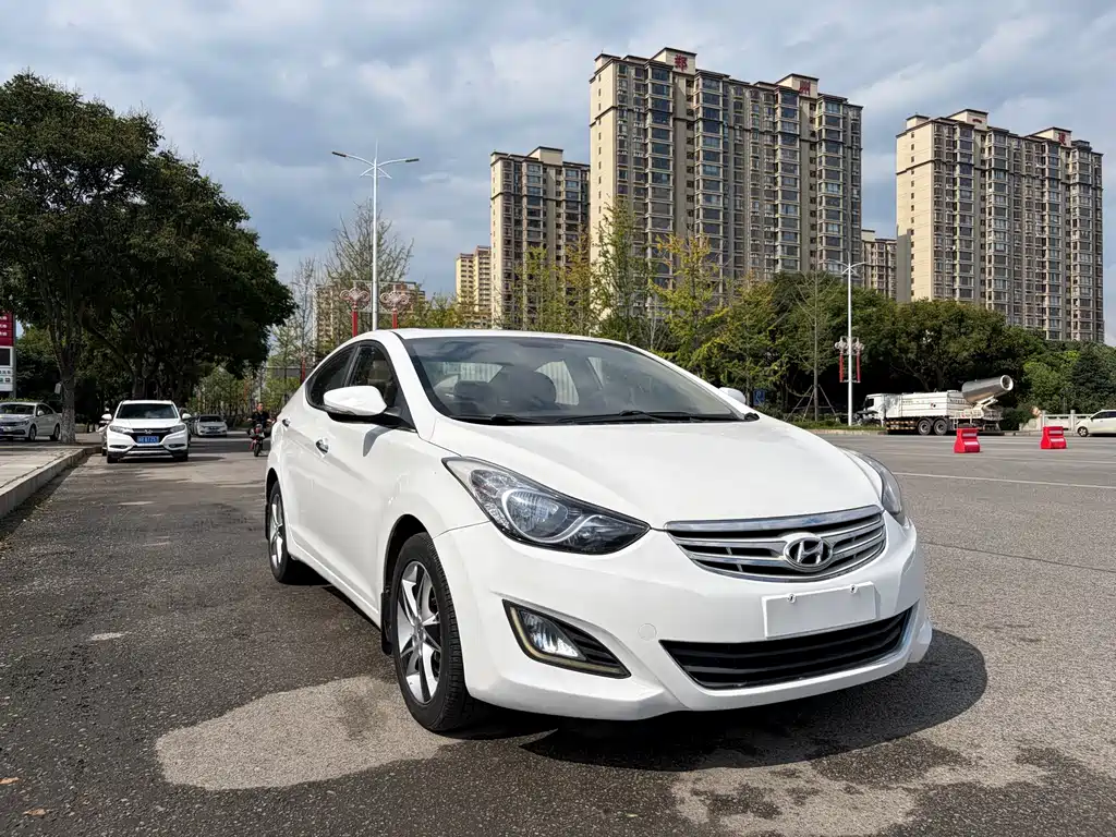 Hyundai Elantra 2013