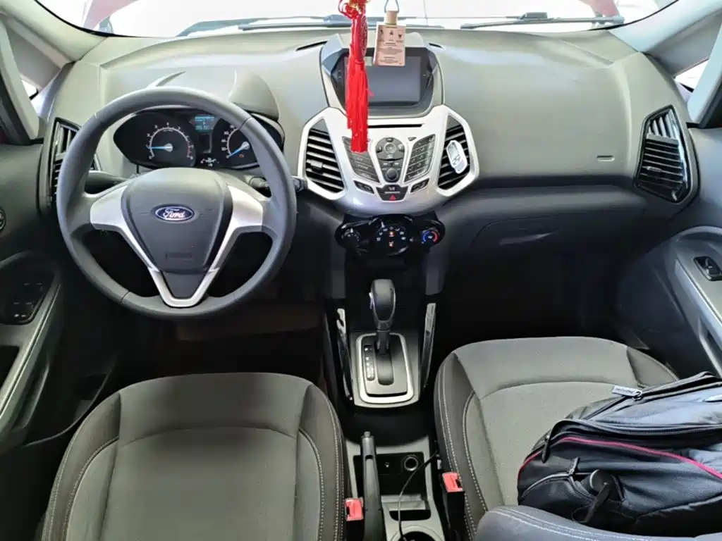Ford EcoSport 2015 — фото 10