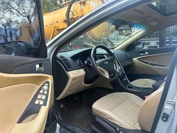 Hyundai Sonata 2011
