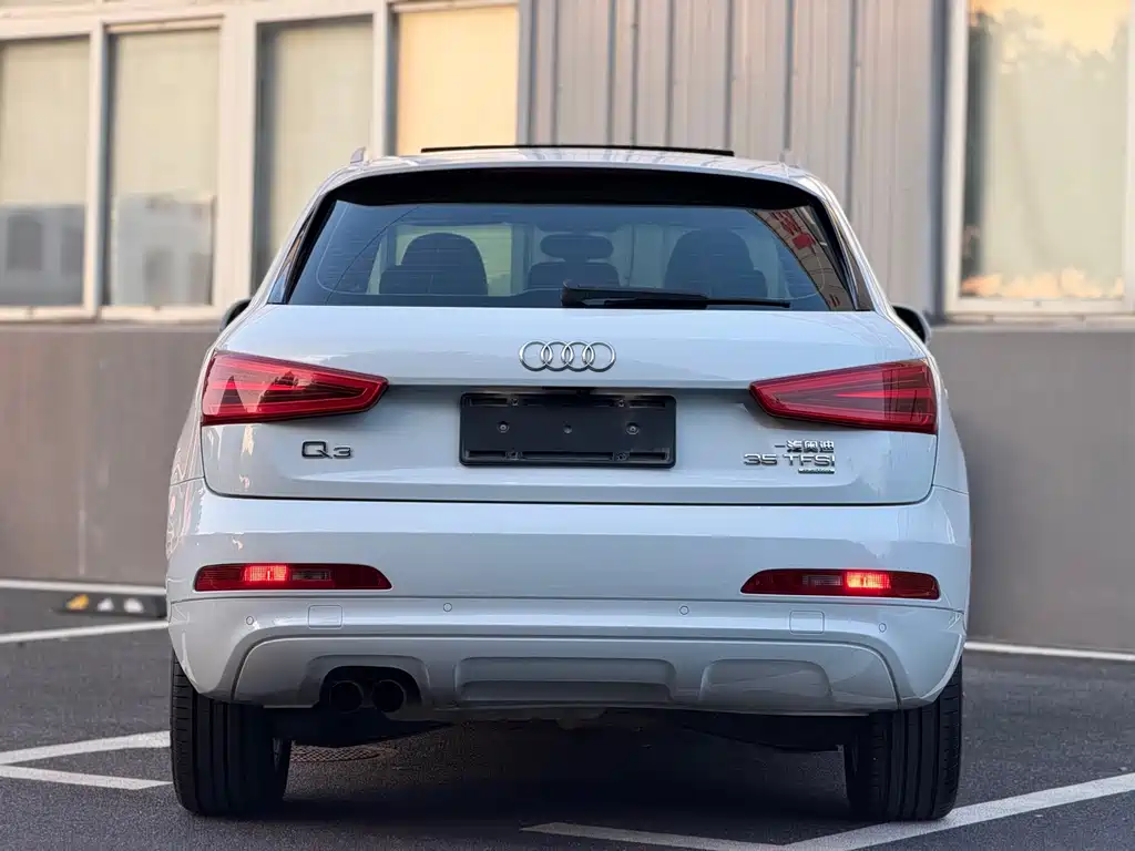 Audi Q3 2016 — фото 18