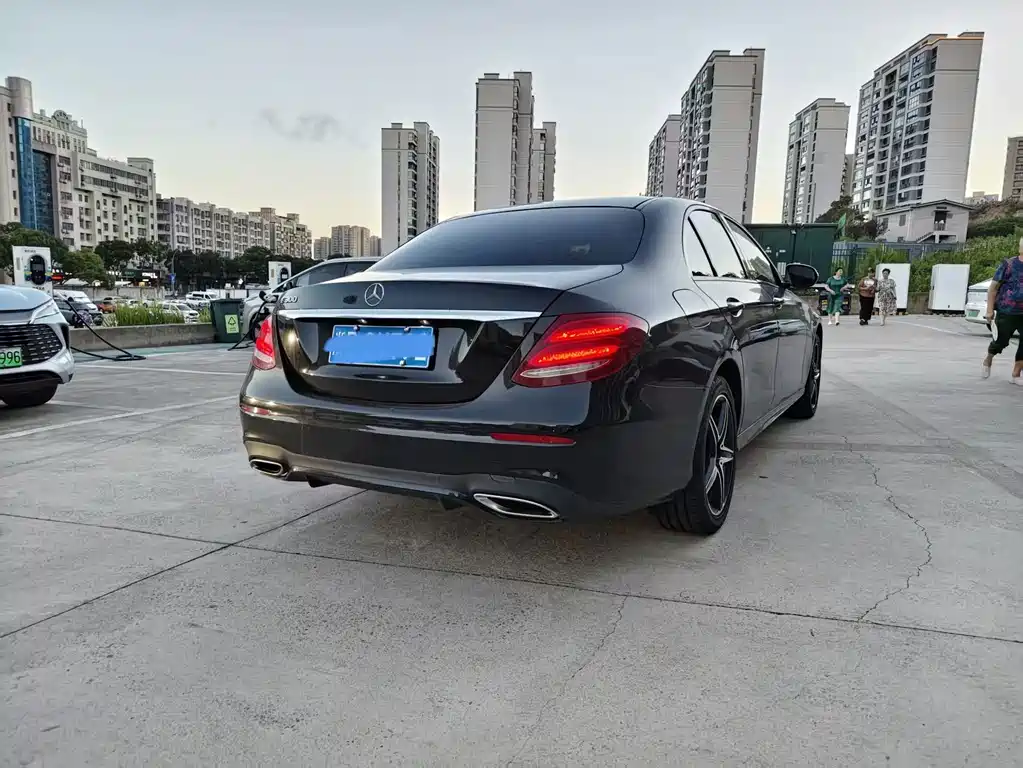 Mercedes-Benz E-Class 2019 — фото 13