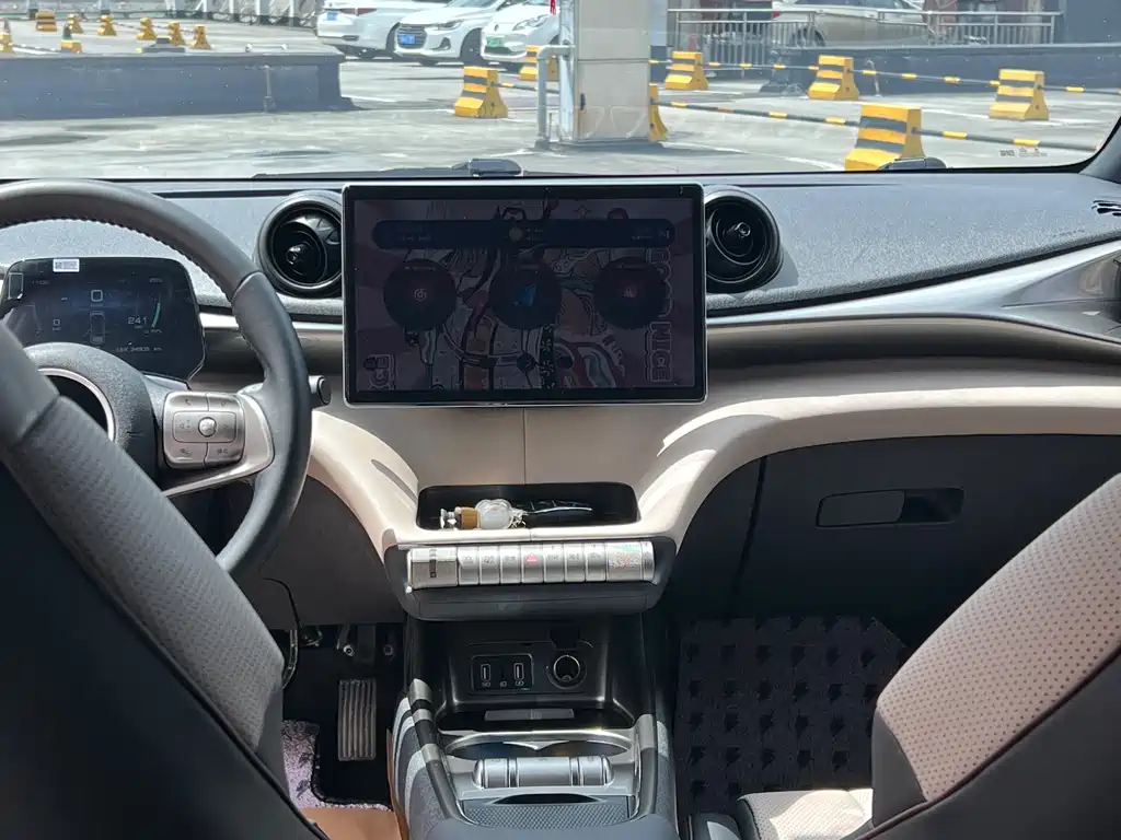 BYD Dolphin 2023 — фото 11