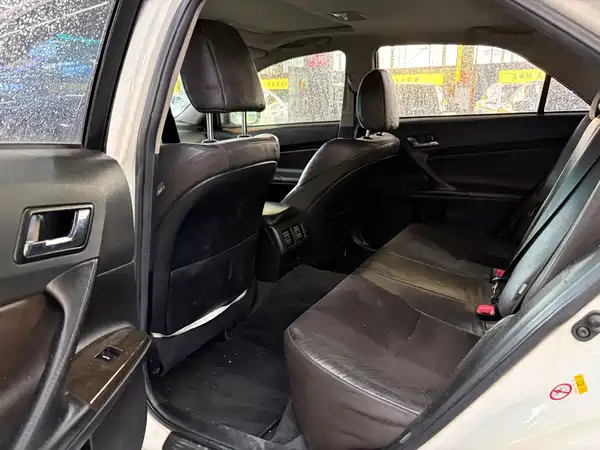 Toyota Reiz 2016