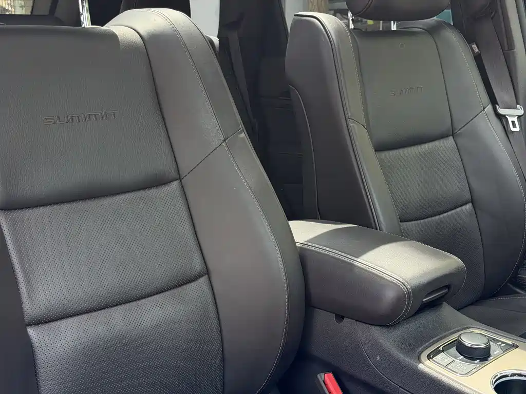 Jeep Grand Cherokee 2015 — фото 17