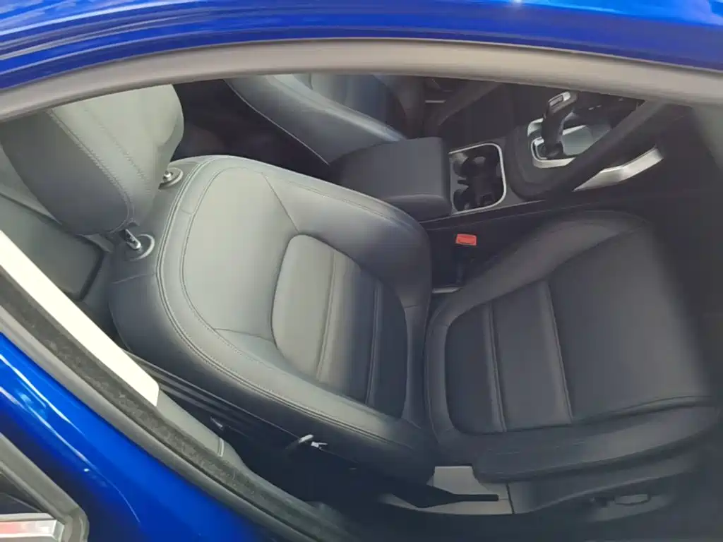 Jaguar E-PACE 2021 — фото 25