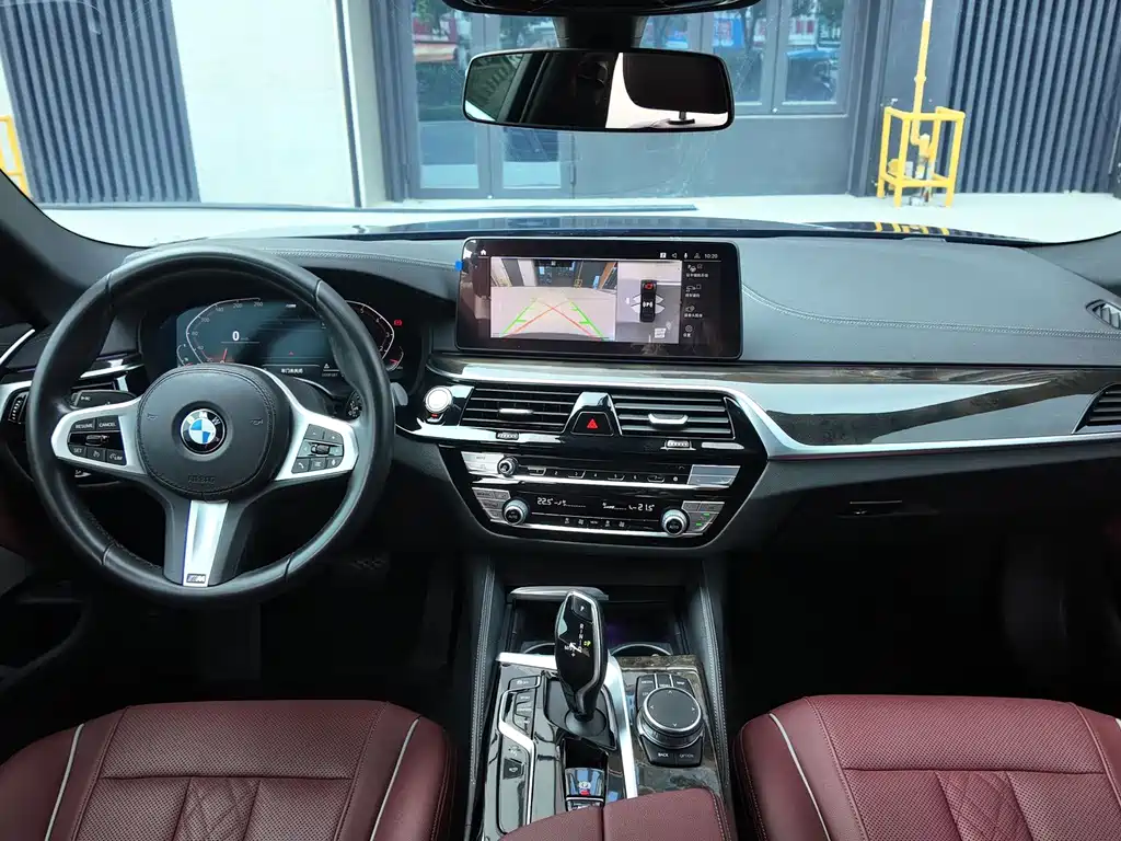 BMW 5 Series 2020 — фото 9
