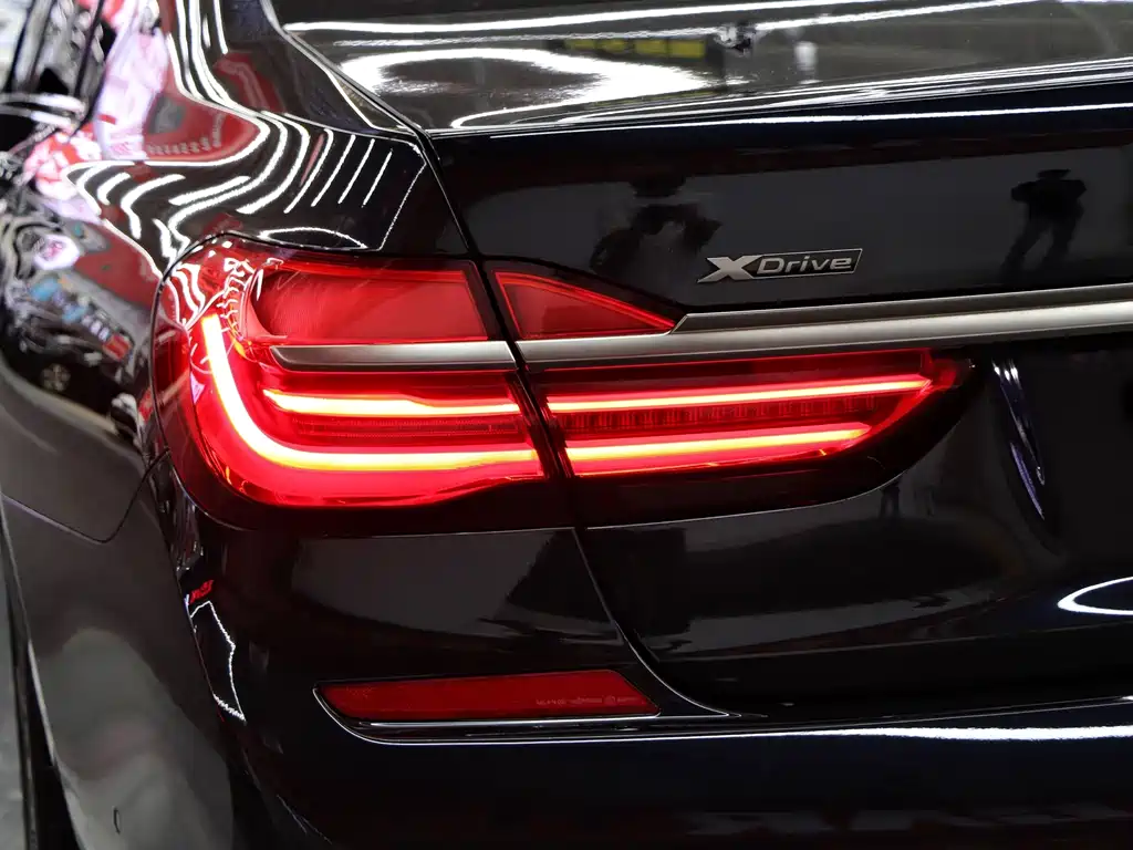 BMW 7 Series 2018 — фото 41