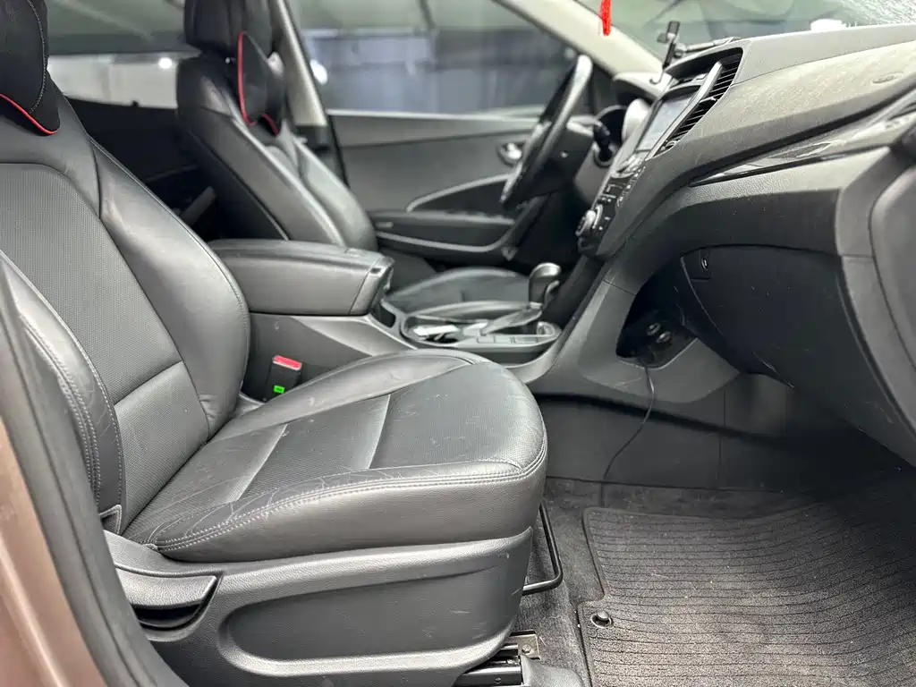 Hyundai Santa Fe 2016 — фото 10