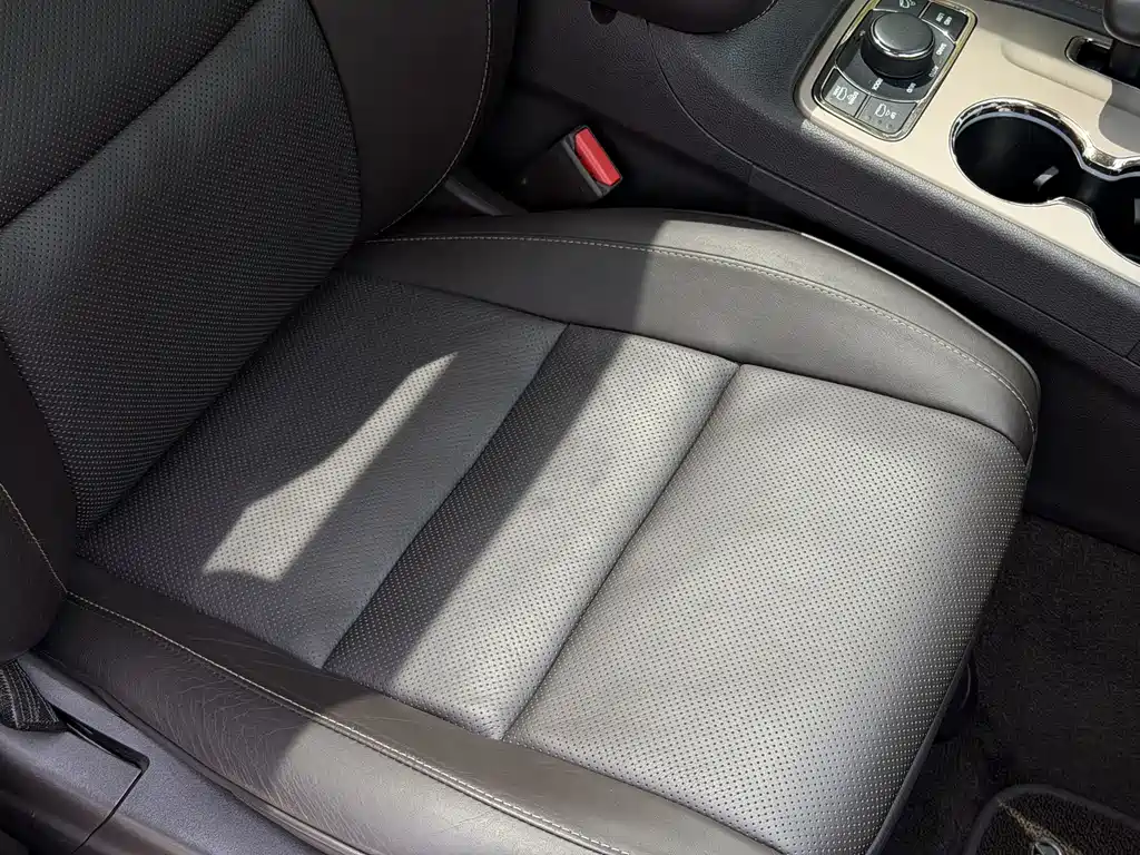 Jeep Grand Cherokee 2015 — фото 15