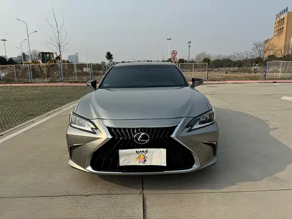 Lexus ES 2024