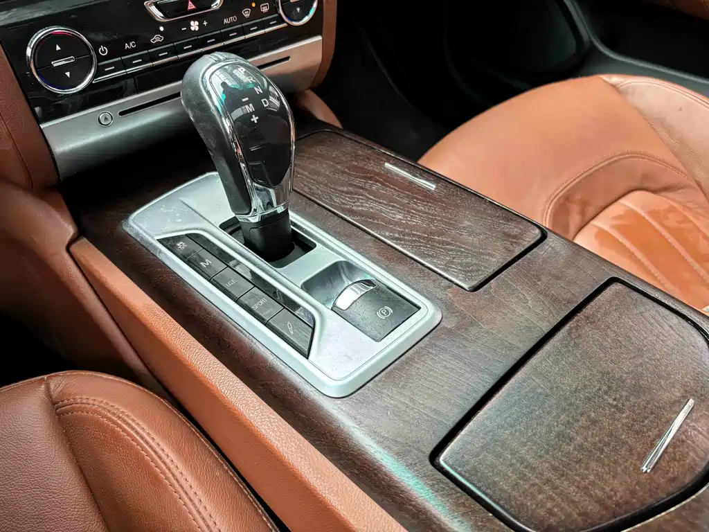 Maserati Quattroporte 2015 — фото 9