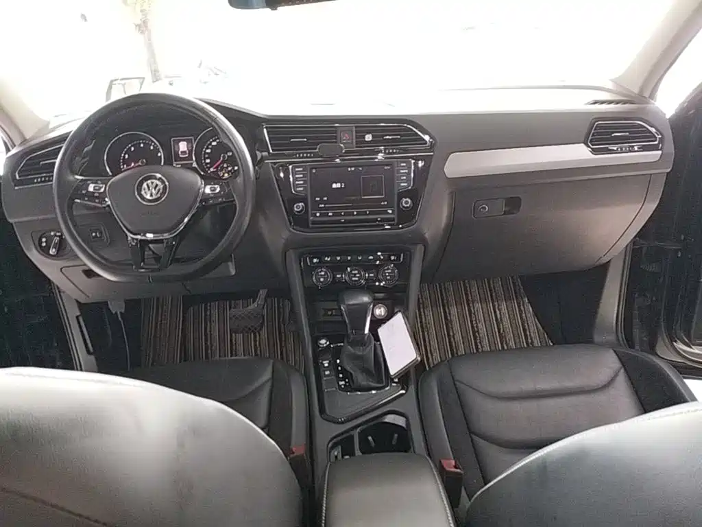 Volkswagen Tiguan L 2018 — фото 10