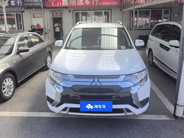 Mitsubishi Outlander 2021