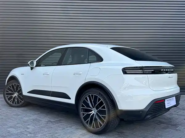 Porsche Macan New Energy 2025