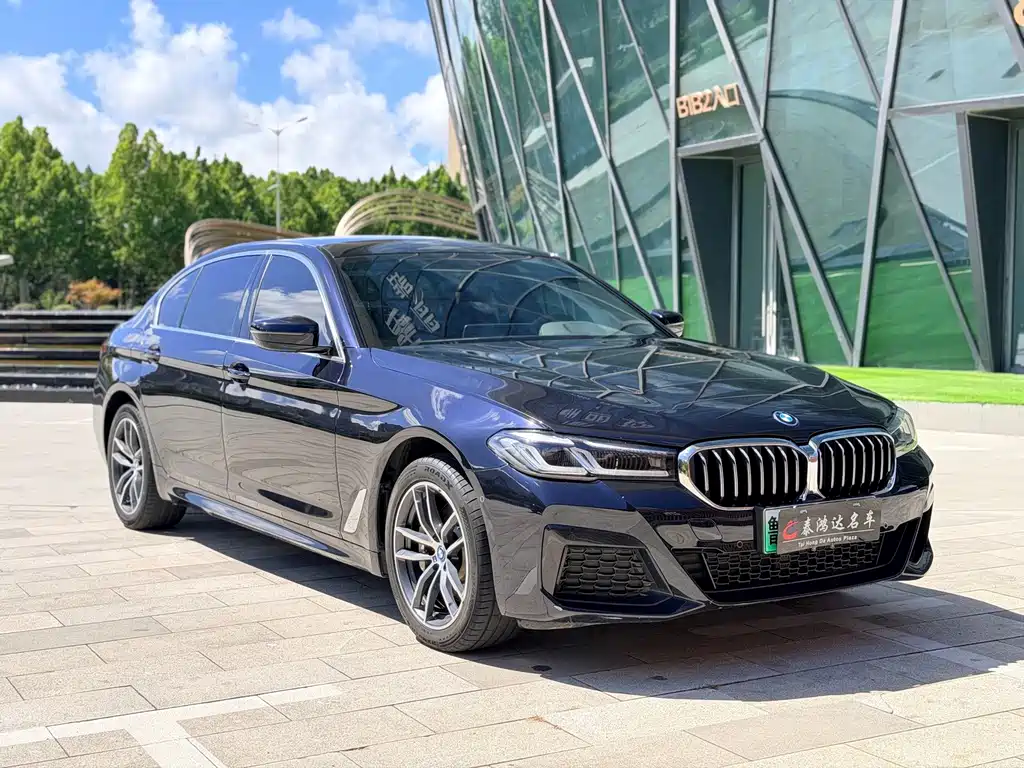 BMW 5 Series New Energy 2023 — фото 3