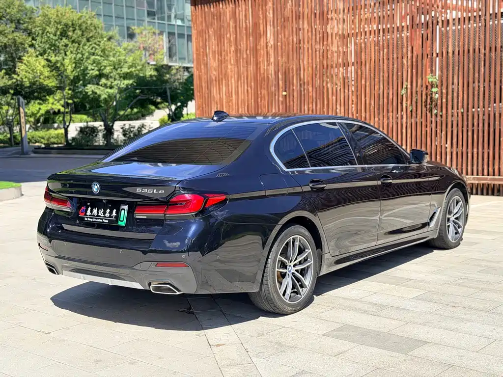 BMW 5 Series New Energy 2023 — фото 6