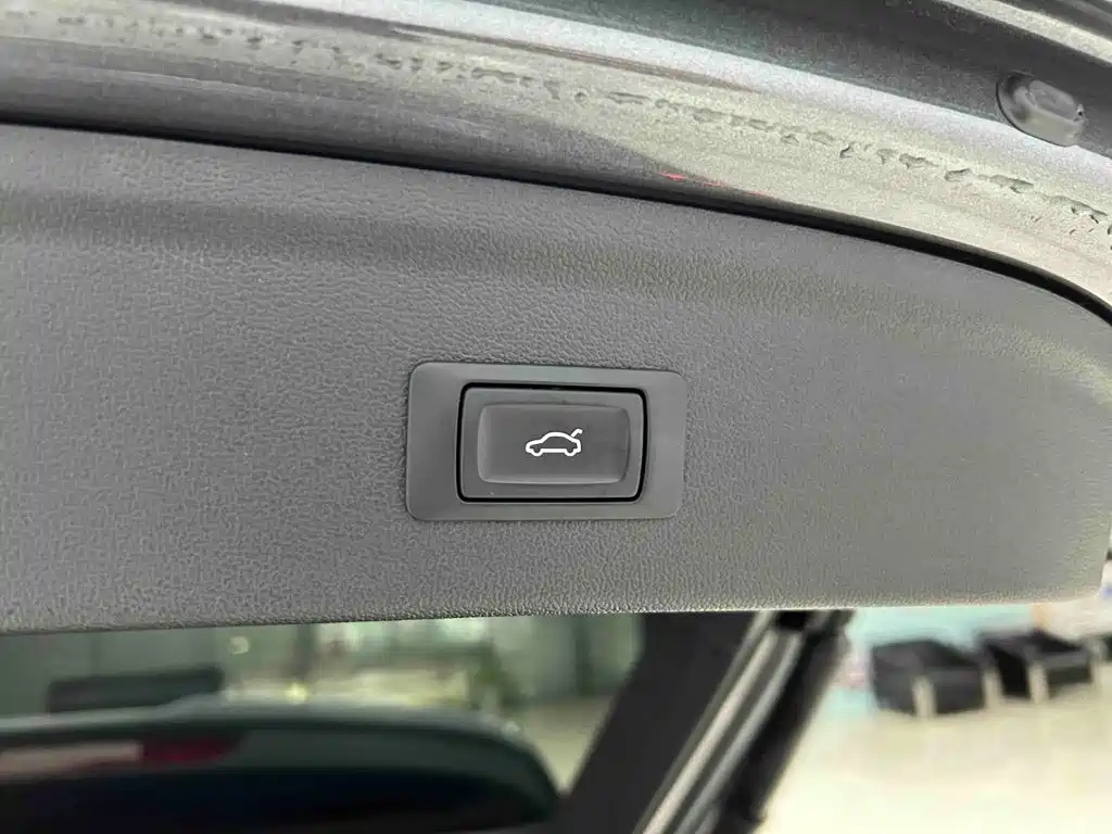 Audi A3 2023 — фото 17