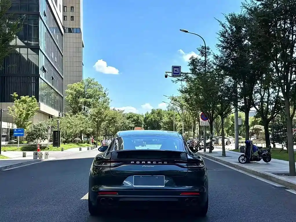 Porsche Panamera 2022 — фото 16
