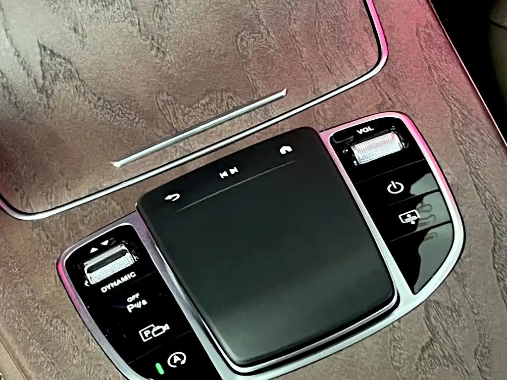 Mercedes-Benz E-Class 2023 — фото 9