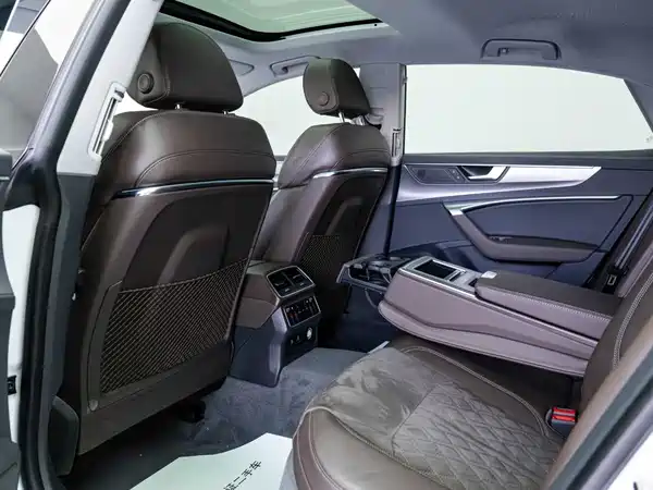 Audi A7L 2024