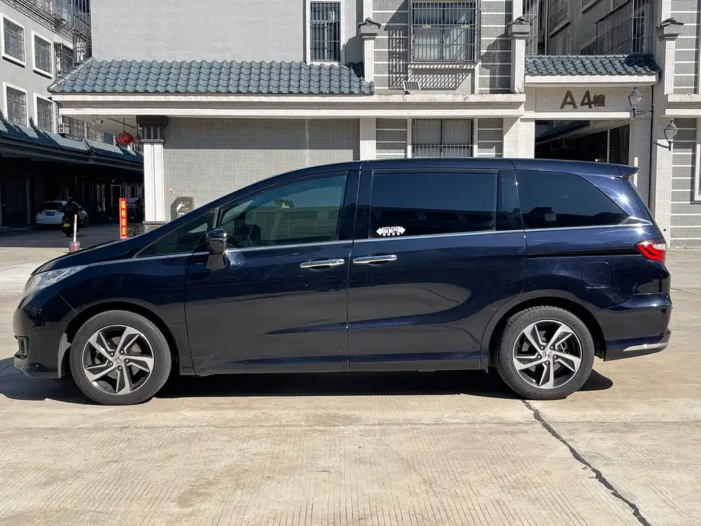 Honda Odyssey 2017 — фото 4