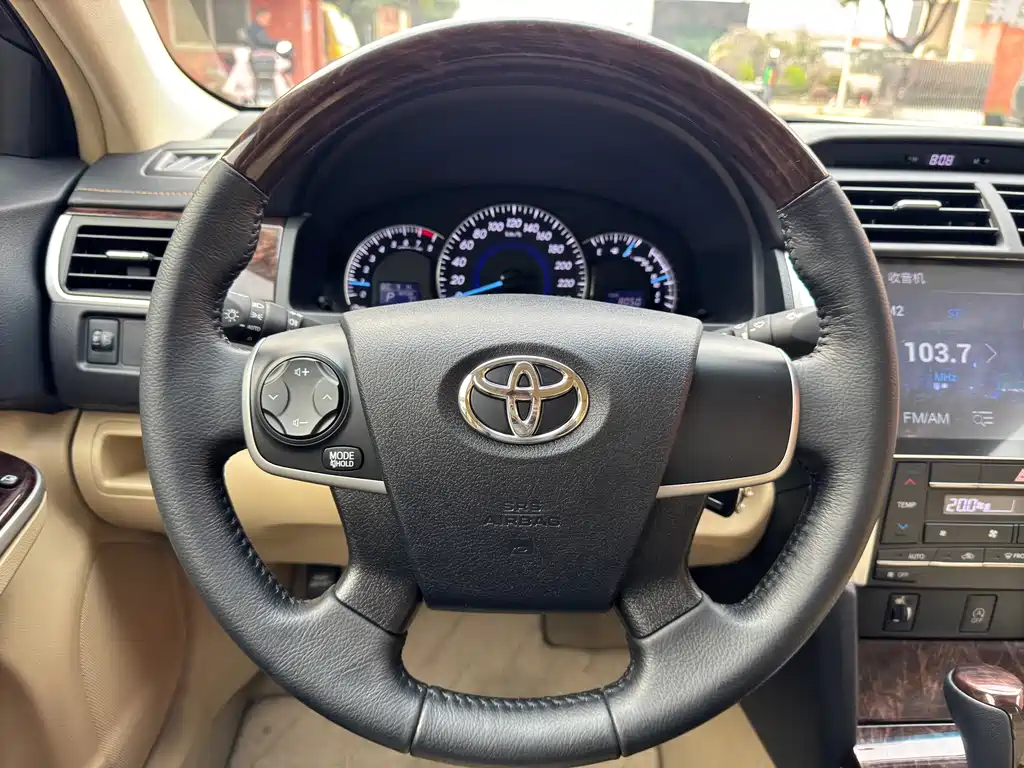 Toyota Camry 2017 — фото 27