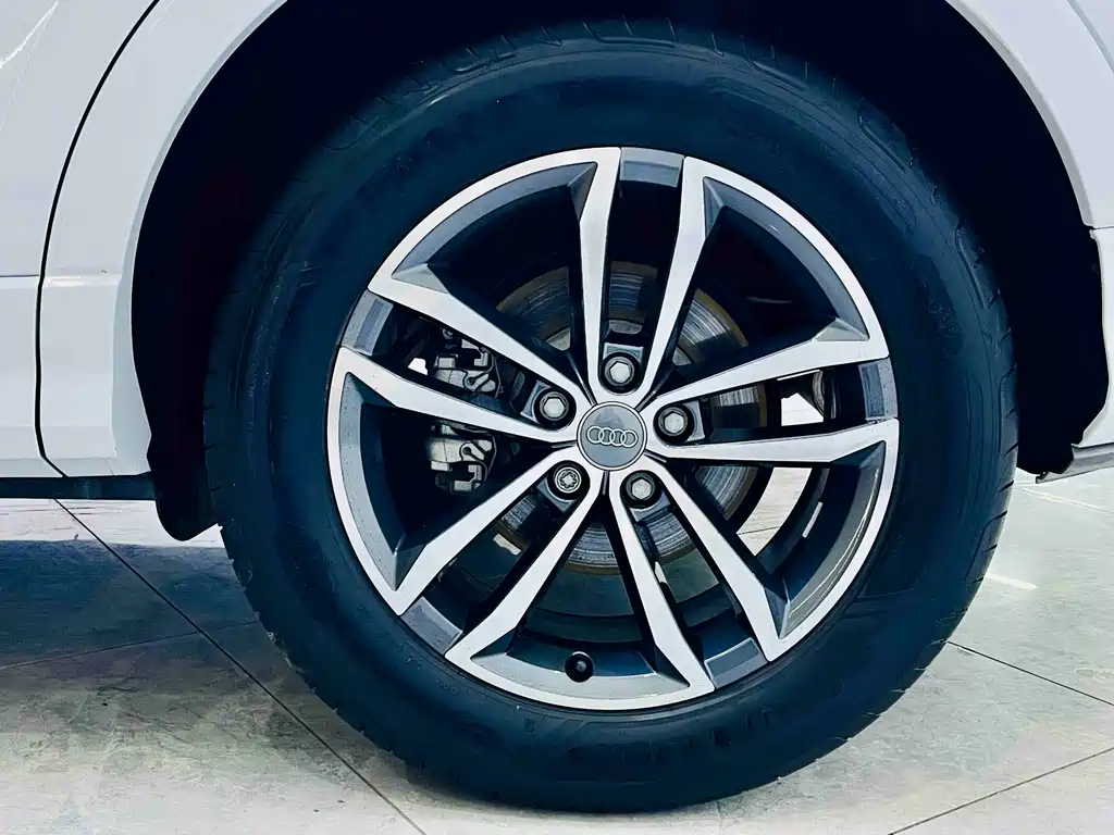 Audi Q3 2021 — фото 17