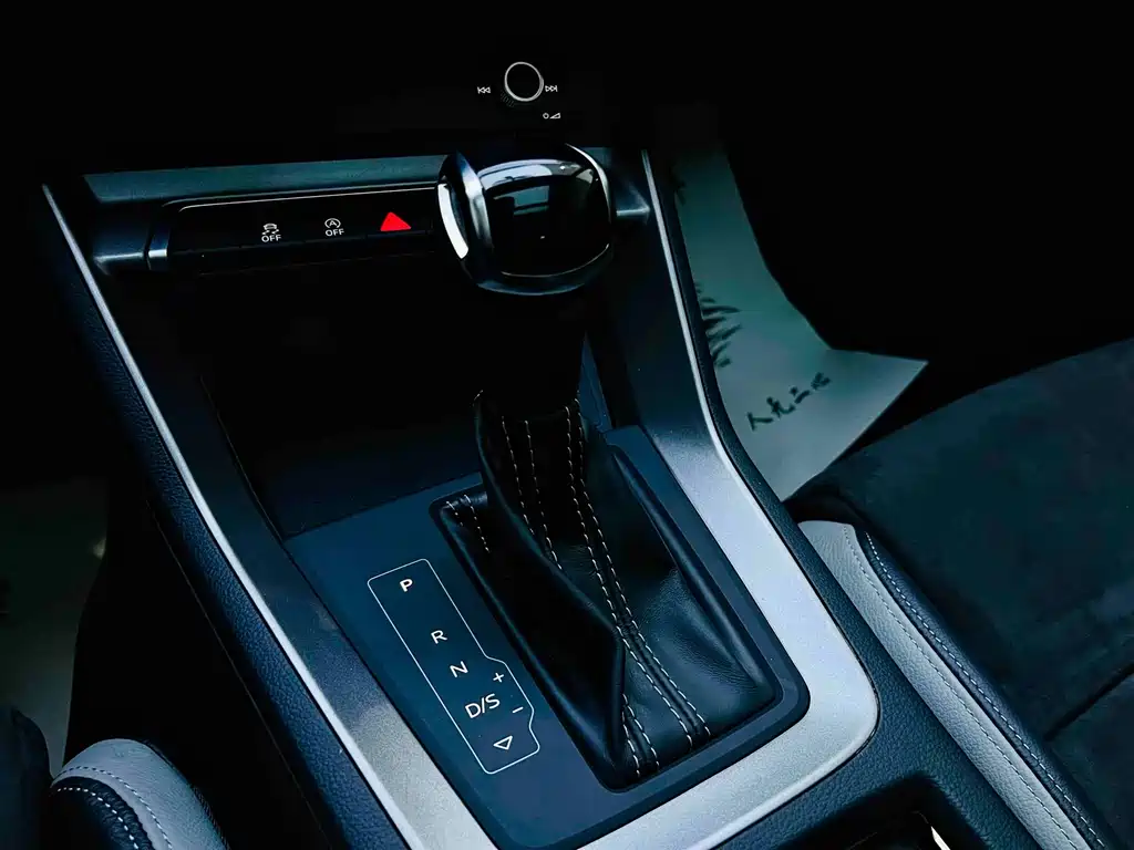 Audi Q3 2021 — фото 13