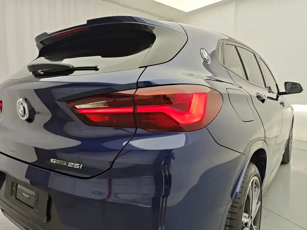BMW X2 2021 — фото 11