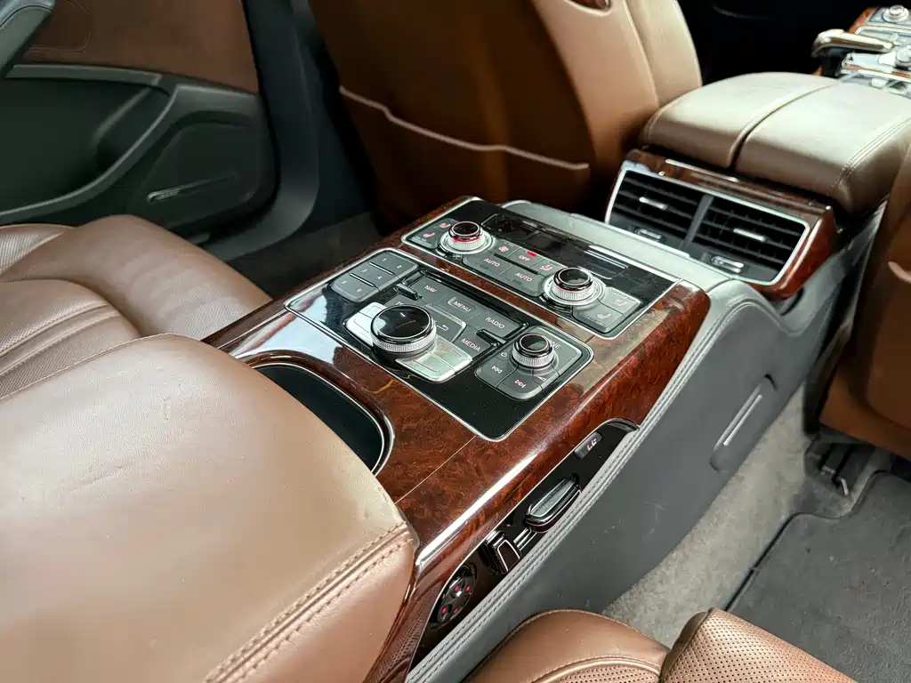 Audi A8 2013 — фото 15