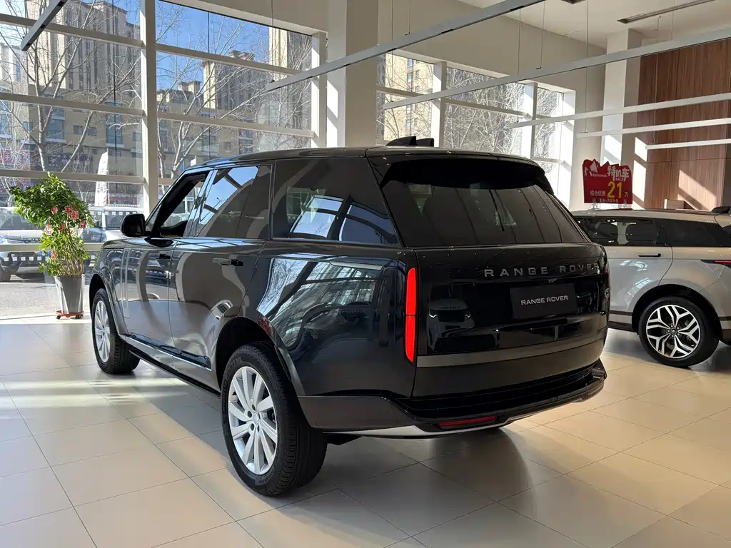Land Rover Range Rover 2025 — фото 16