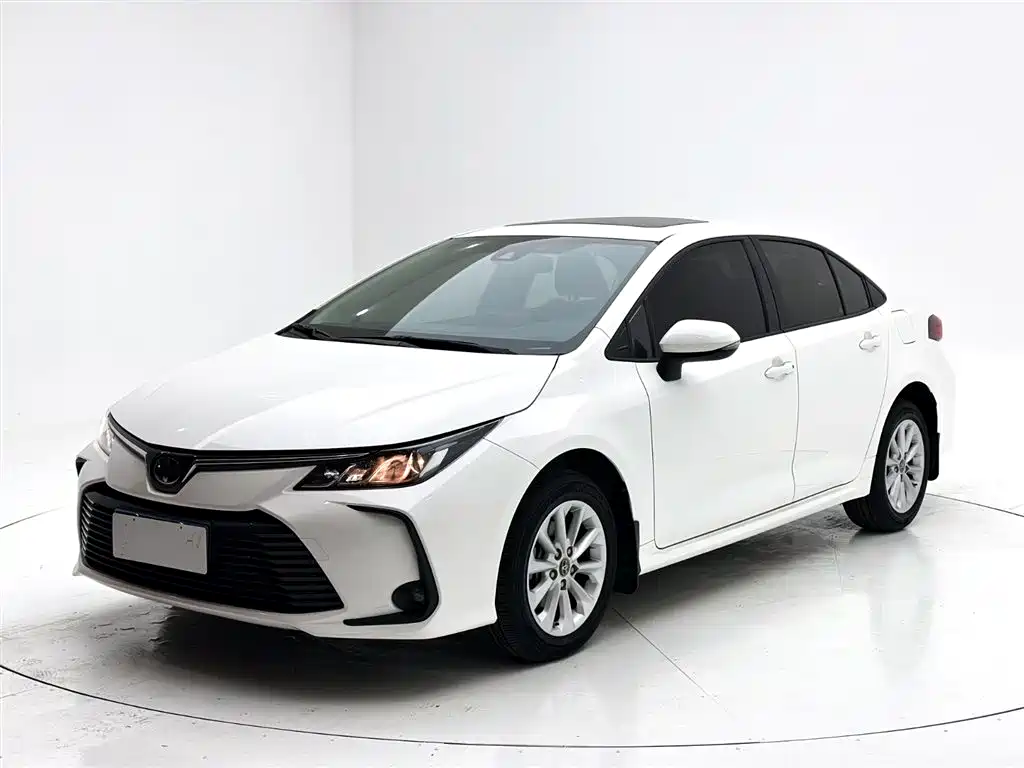 Toyota Corolla 2021 — фото 1