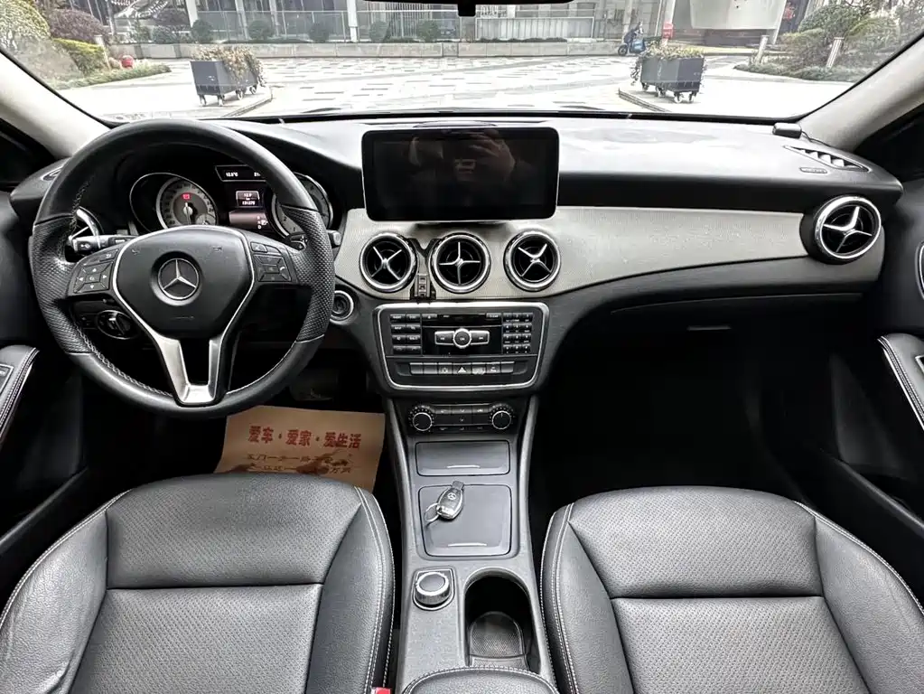 Mercedes-Benz GLA 2015 — фото 9