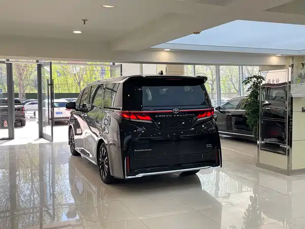 Toyota Vellfire 2024