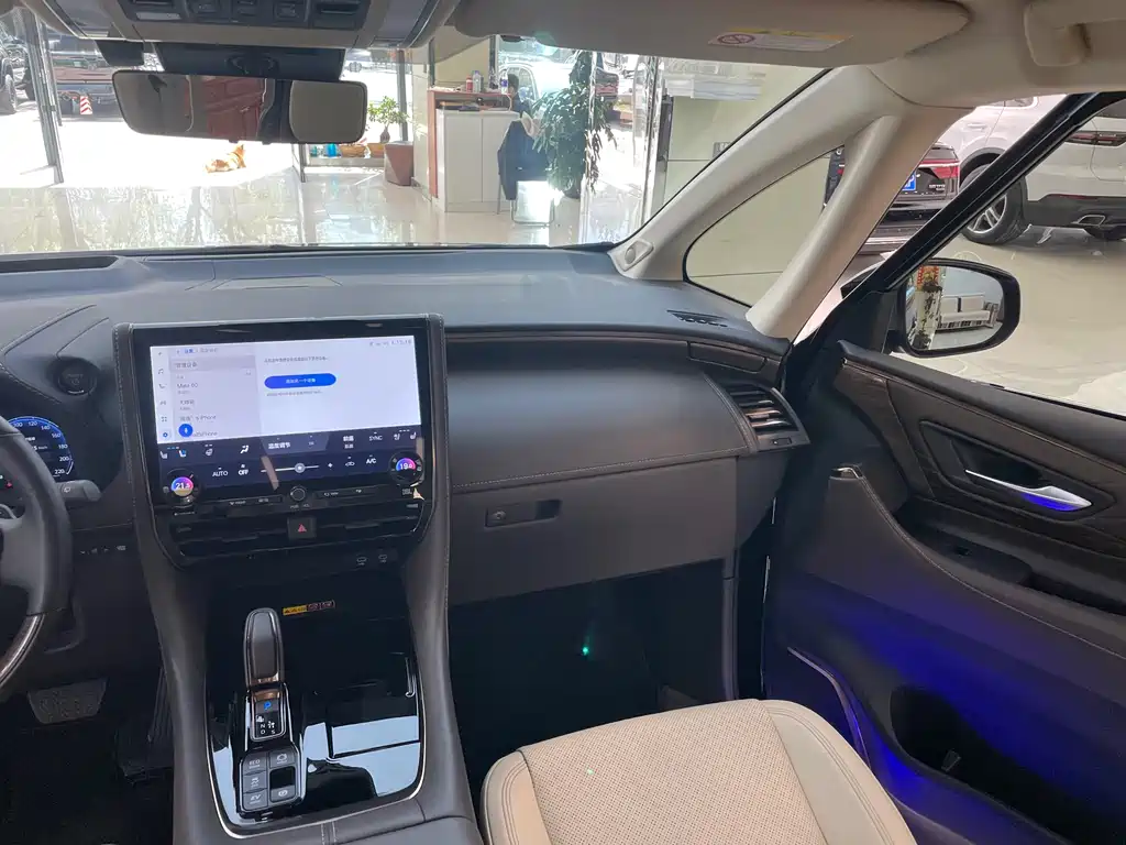 Toyota Vellfire 2024 — фото 24