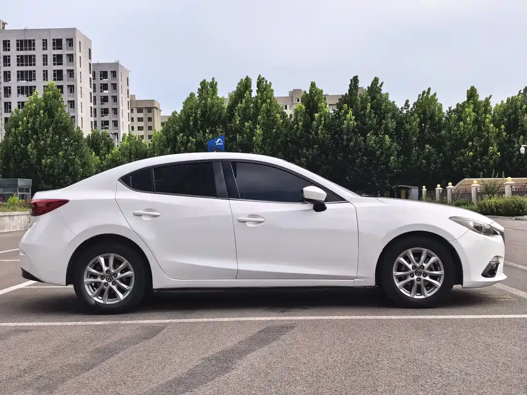 Mazda 3 Axela 2014