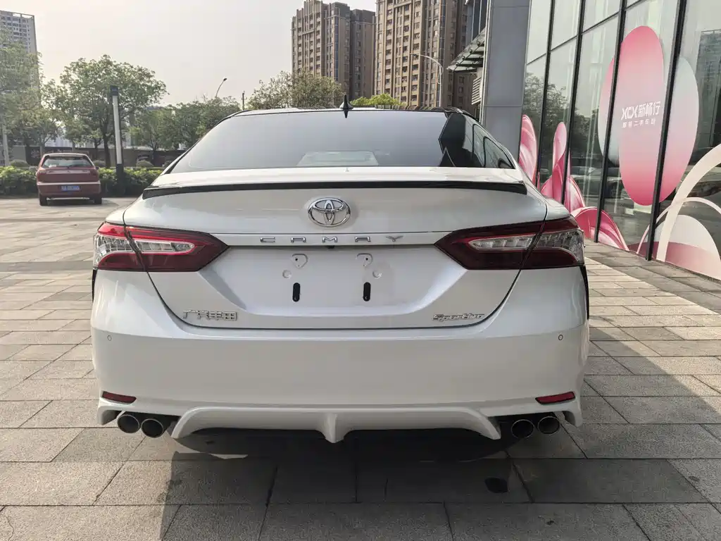 Toyota Camry 2021 — фото 11