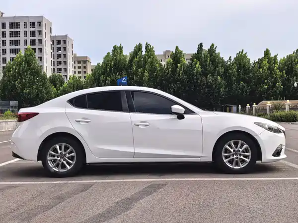 Mazda 3 Axela 2014