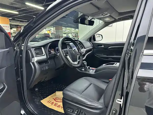 Toyota Highlander 2021
