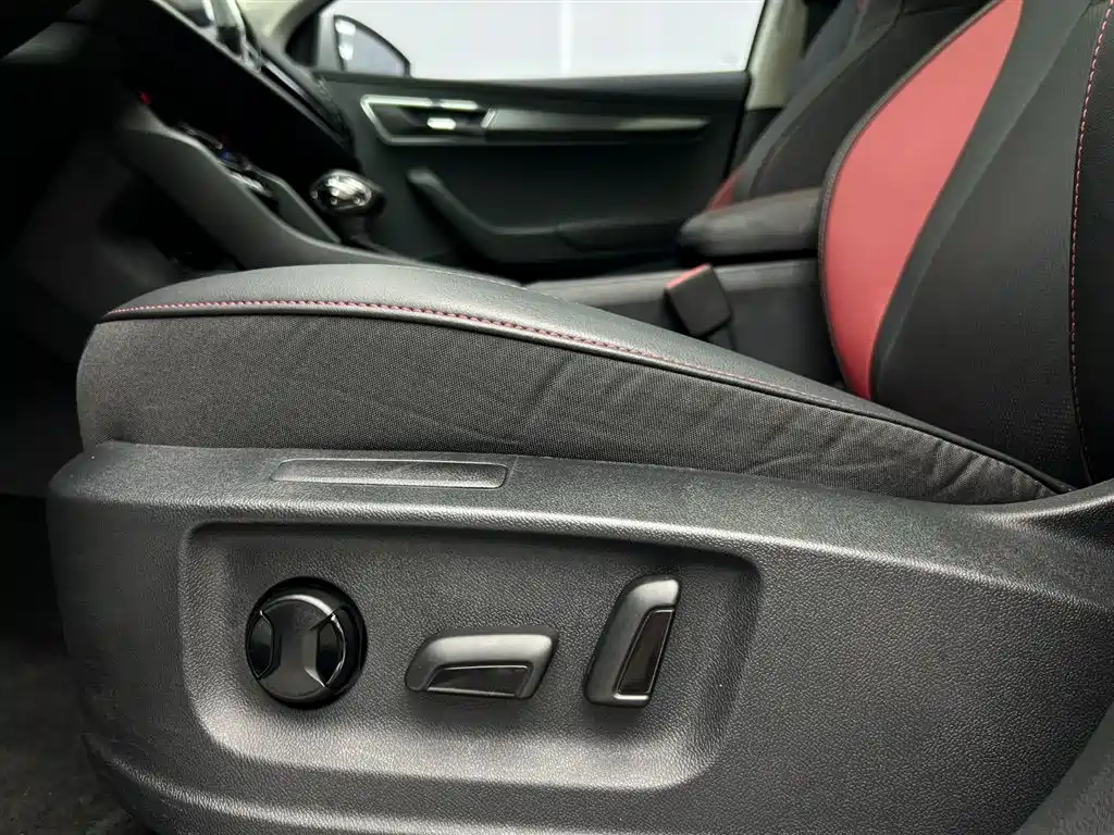 Skoda Karoq 2021 — фото 15
