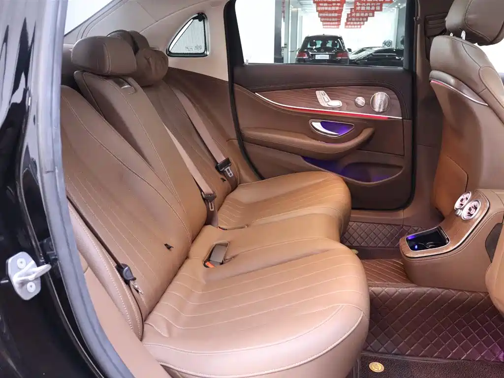 Mercedes-Benz E-Class 2023 — фото 21
