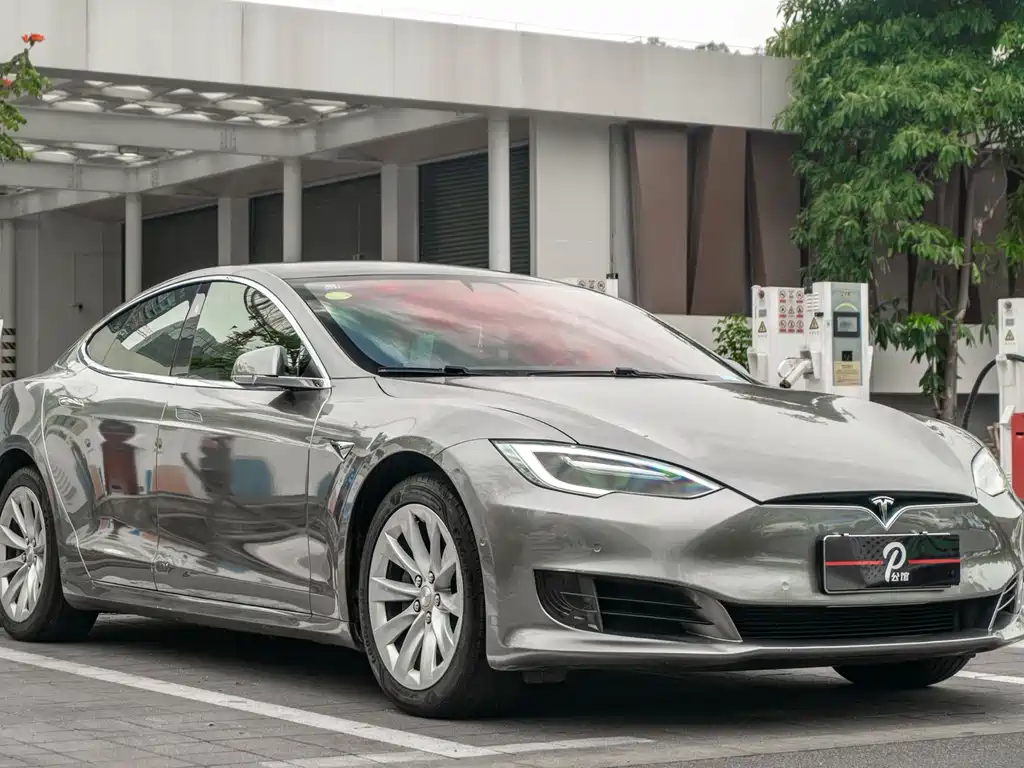 Tesla Model S 2017 — фото 1