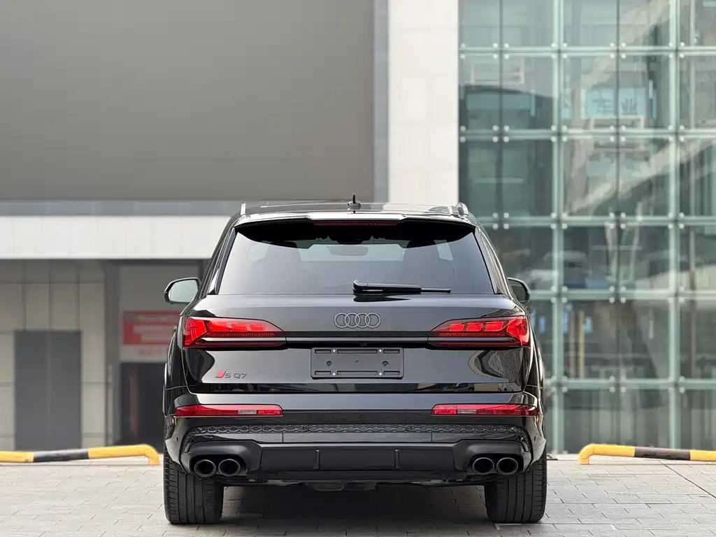 Audi SQ7 2025 — фото 10