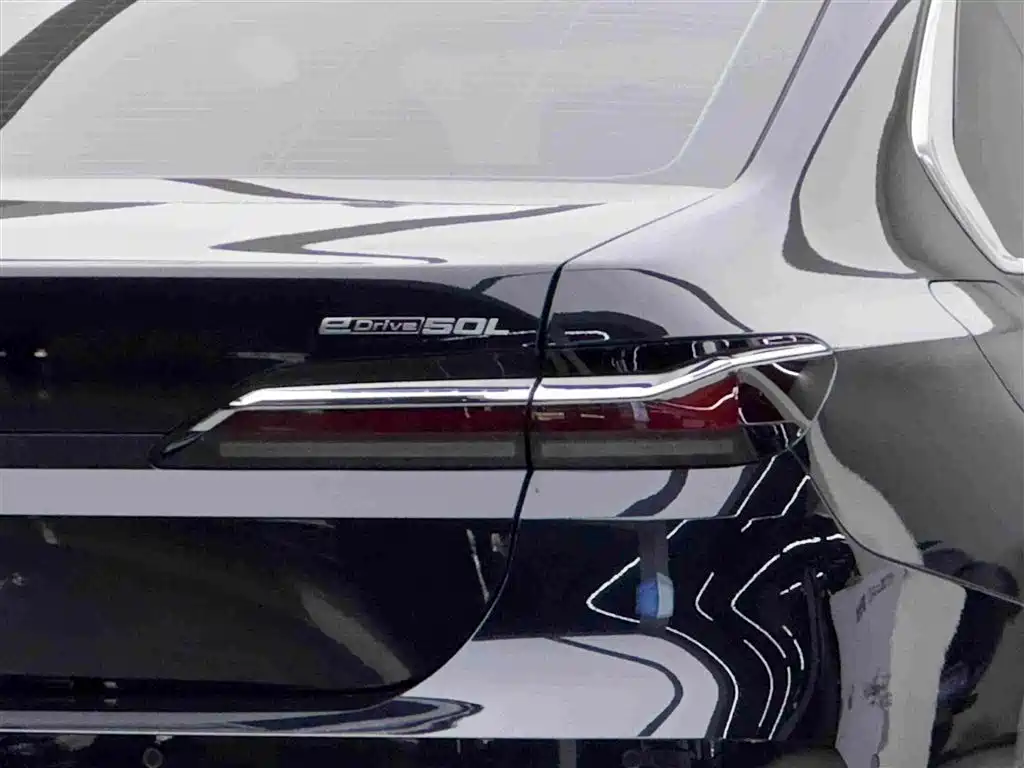 BMW i7 2023 — фото 6